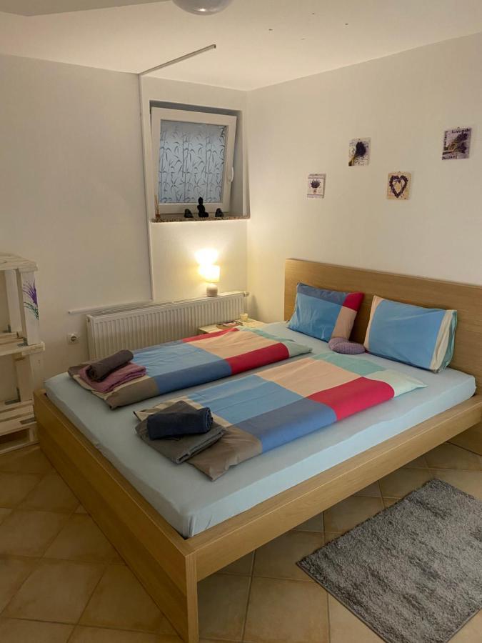 Room Julija Zirovnica Eksteriør billede