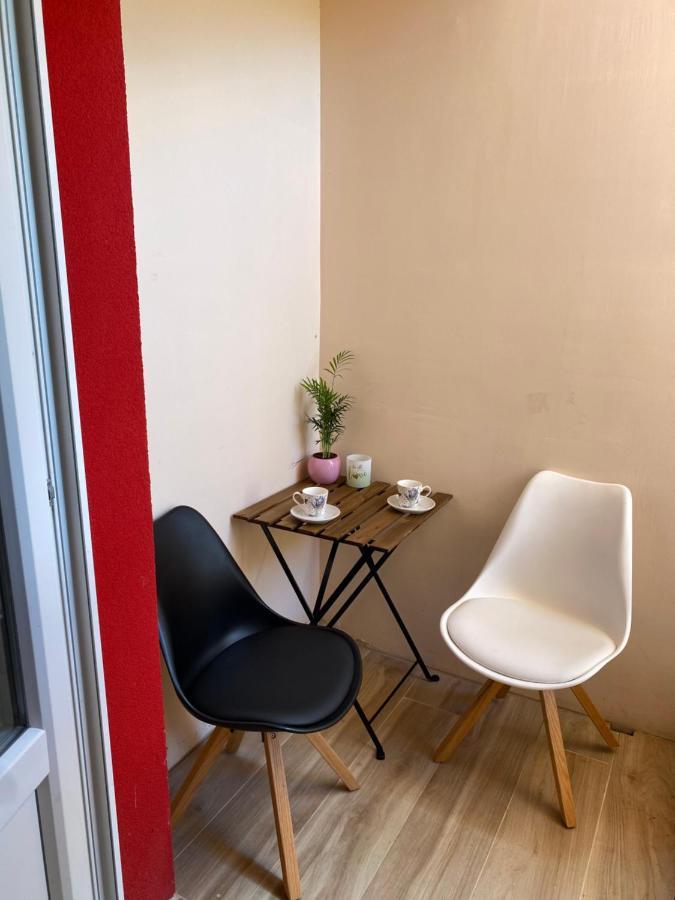Room Julija Zirovnica Eksteriør billede